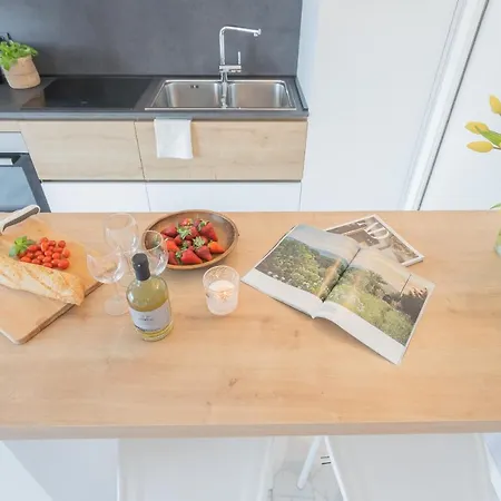 Misultin House & Swimming Pool, Luxury In By Rent Appartamento *