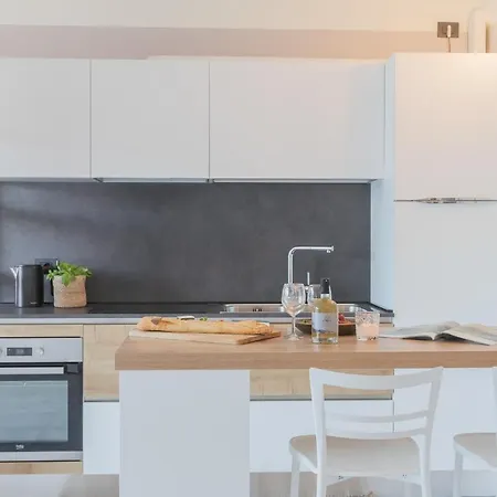 Apartment Misultin House & Swimming Pool, Luxury In By Rent