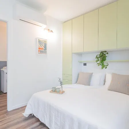 Misultin House & Swimming Pool, Luxury In By Rent Pianello Del Lario