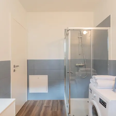 Daire Misultin House & Swimming Pool, Luxury In By Rent