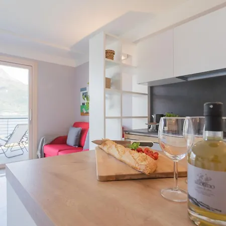 Misultin House & Swimming Pool, Luxury In By Rent Pianello Del Lario