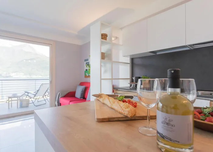 Misultin House & Swimming Pool, Luxury In By Rent Pianello Del Lario